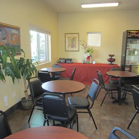West Park Inn- Extended Stay / Weekly Rates Available